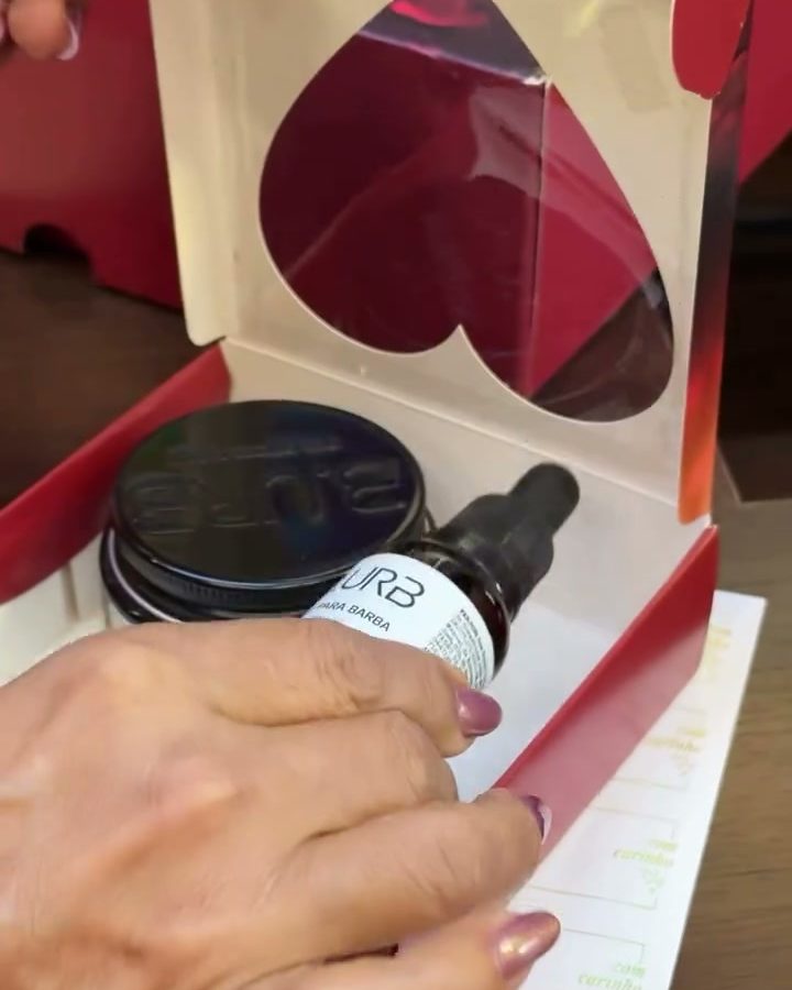 Caixa de presente com kit de cuidados
