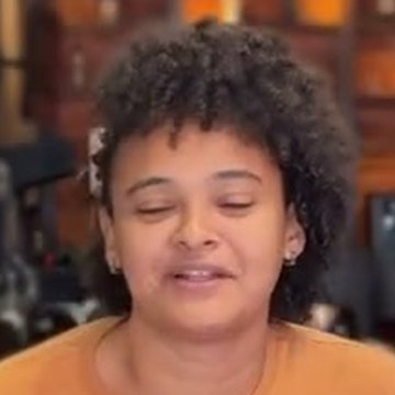 Ana Vitória, barbeira da Hollywood
